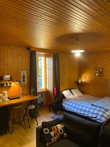 Parthenay Apartment | Studio vintage