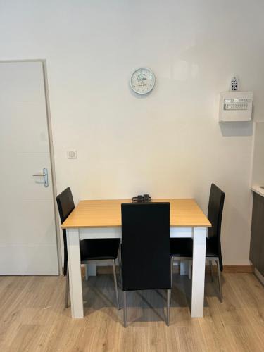 Vieux Vichy Apartment | Studio vu parc des Célestins