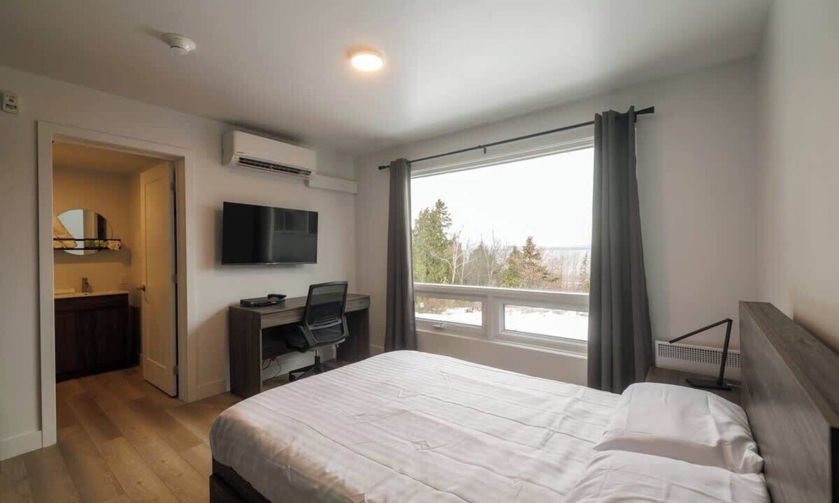 Riviere-du-Loup Regional County Municipality Apartment | Studio Vue fleuve-204