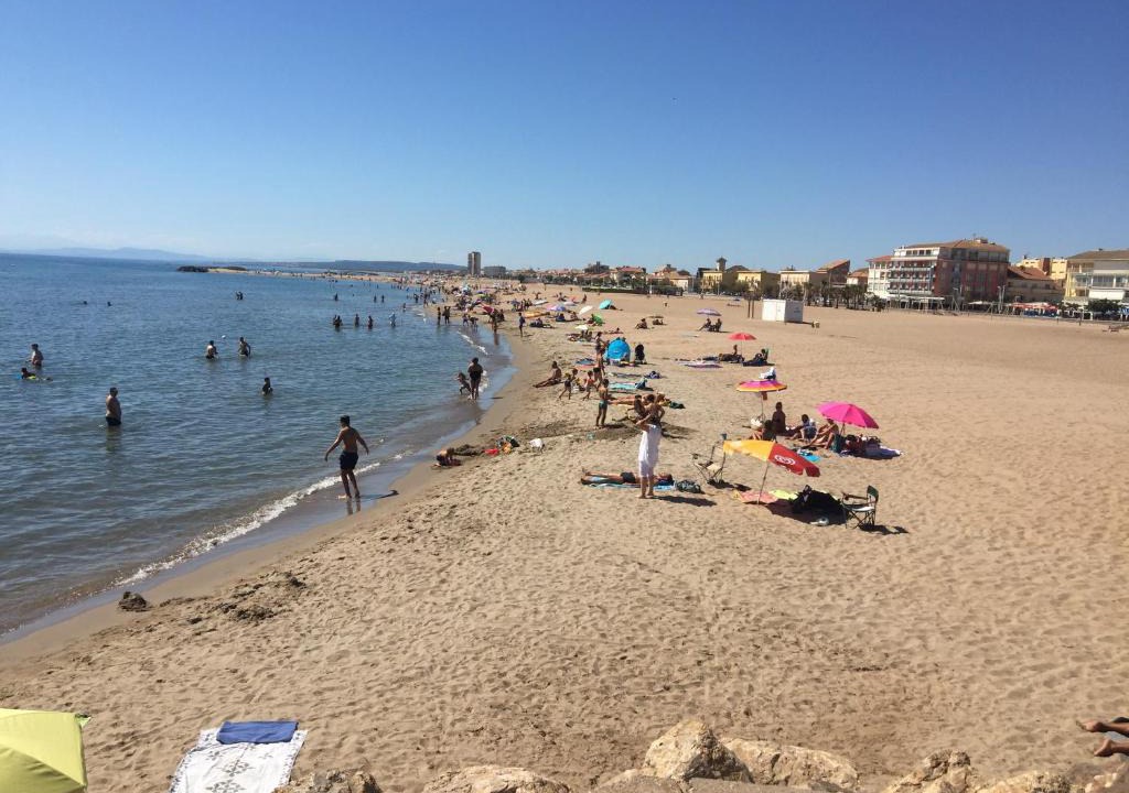 Valras-Plage Apartment | STUDIO VUE PORT ET MER