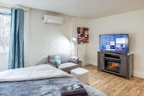 Rochester Apartment | Studio w/King Bed near Dwtn