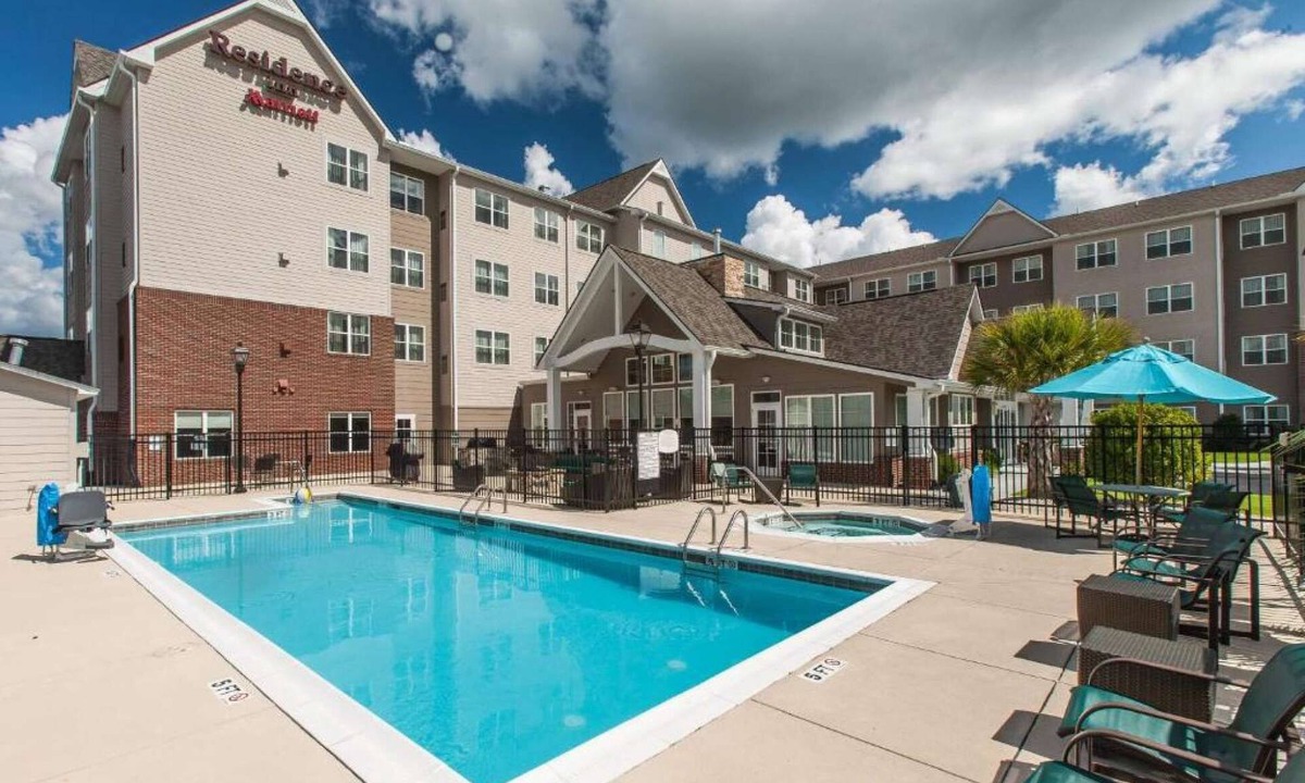 Florence Hotel | Studio w/Kitchen | Free Breakfast & Parking