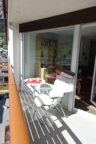 Leukerbad Apartment | Studio Willimann Haus Dala im 4 Stock