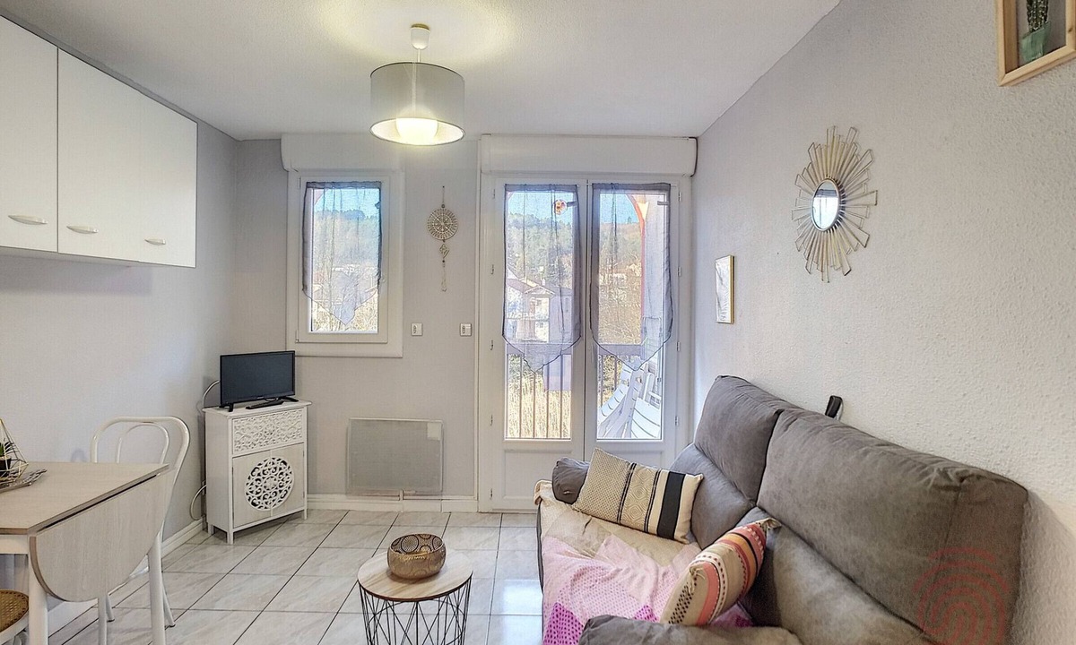 Lamalou-les-Bains Apartment | Studio with balcony - Wifi and pets allowed