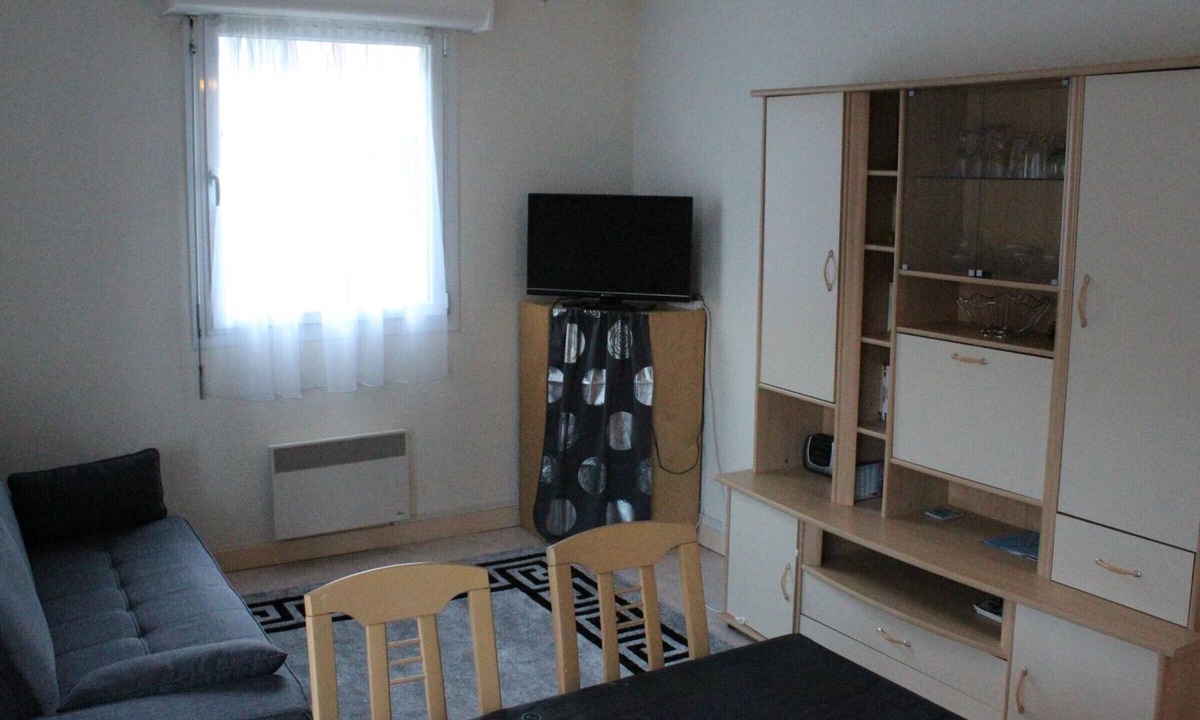 Villers-sur-Mer Apartment | Studio with balcony and parking near the beach