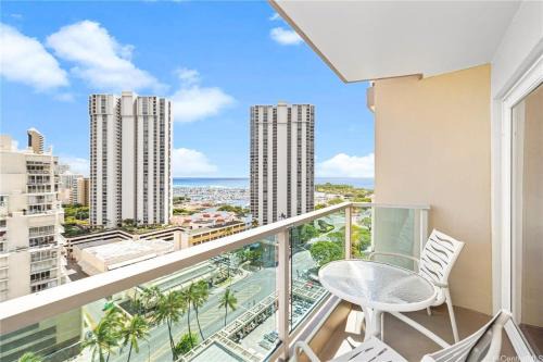 Ala Moana House | Studio with Balcony 1316