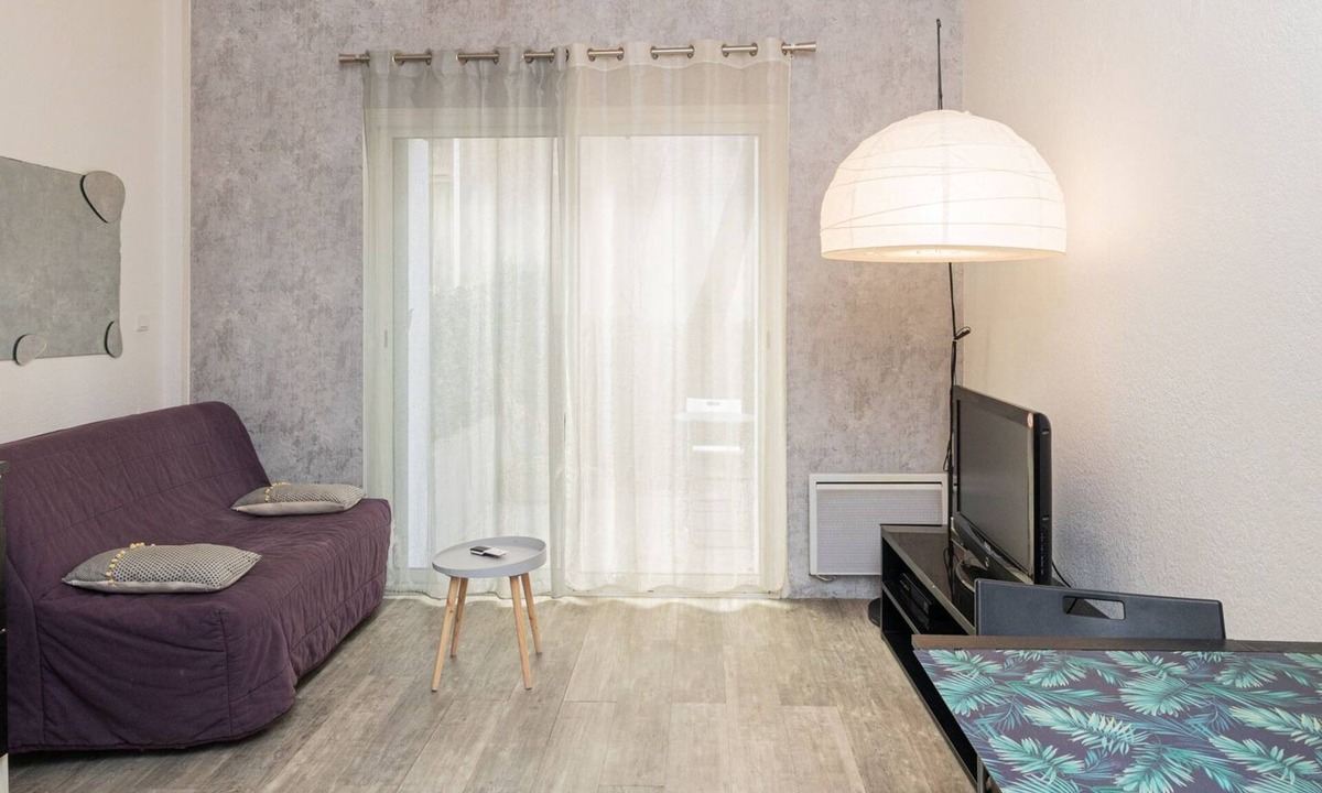 Les Arceaux Apartment | Studio with courtyard