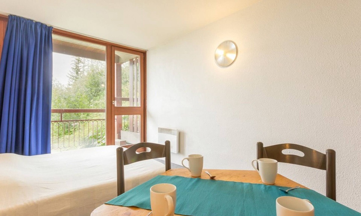 Arc-2000 Apartment | Studio with balcony and free WIFI