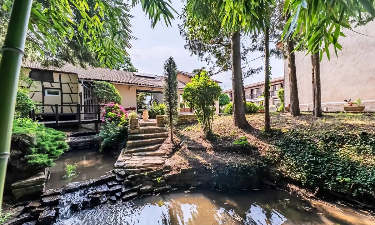 Arbigny Villa | Studio with jacuzzi sleeps 6