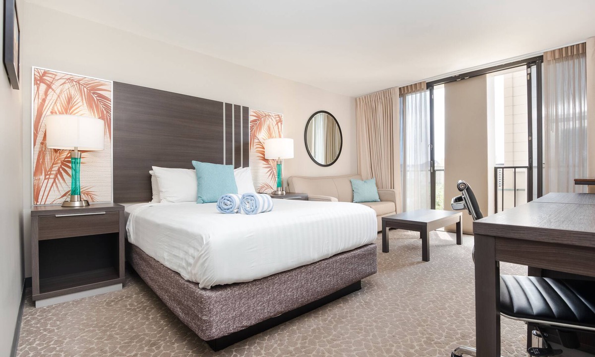 Waikiki Condo | Studio with King Size Bed