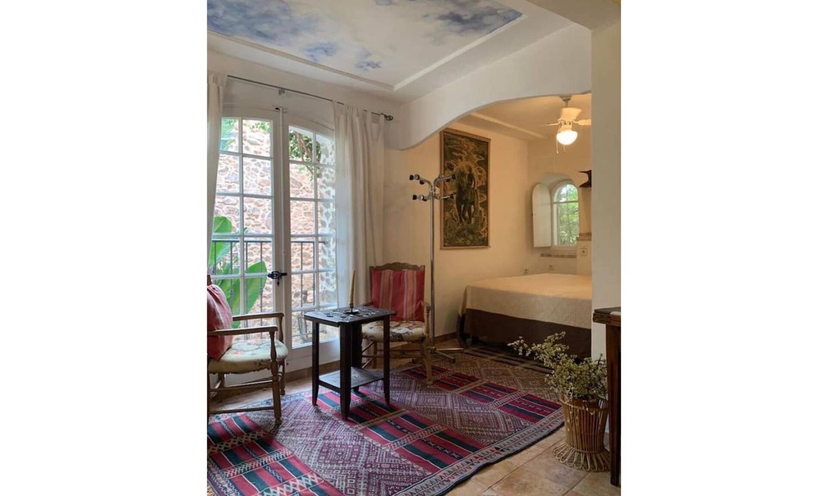 La Garde Apartment | Studio with medieval charm