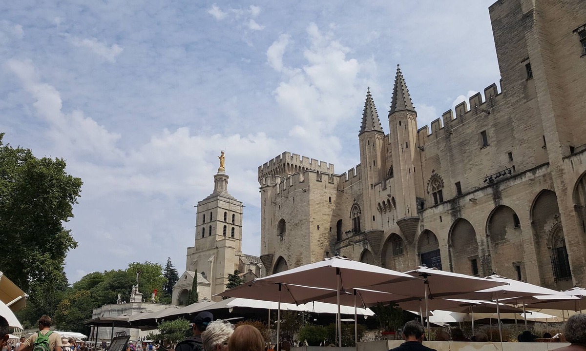 Tavel Apartment | Studio with mezzanine and pool near Avignon