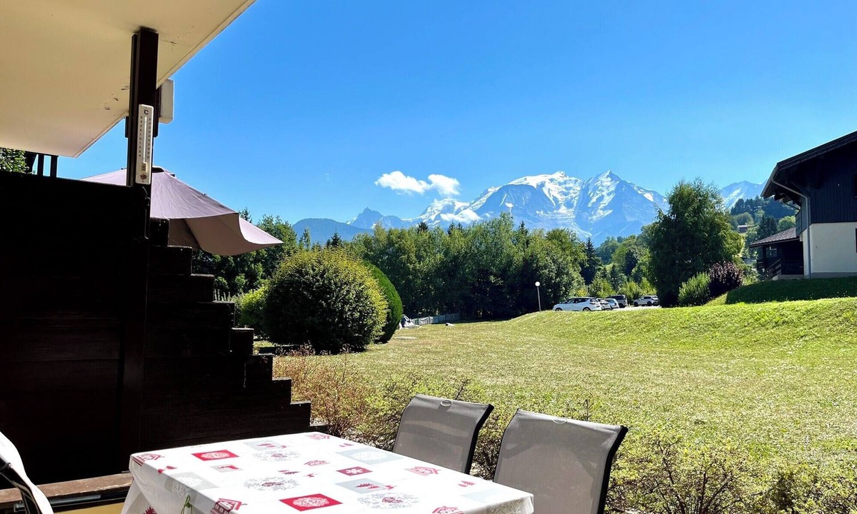 Combloux Apartment | Studio with Mont Blanc view, ideal for 4 people