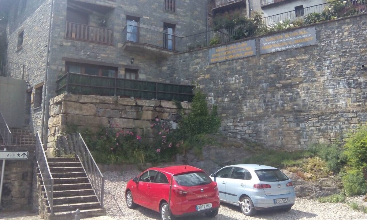 Torla-Ordesa Apartment | Studio with parking and terrace