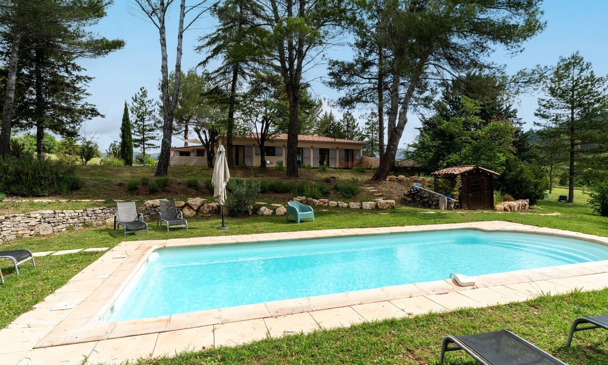 Apt Apartment | Studio with Pool in the Luberon – Maison Marvic