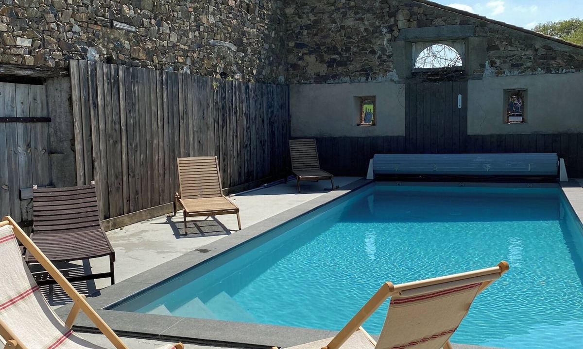 Cholet Apartment | Studio with private pool for you in the evening! La Campagne à la ville 2 pers
