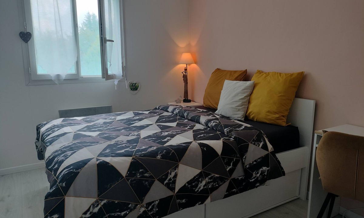 Thilouze Bed & Breakfast | Studio with separate entrance