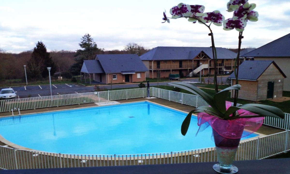 Equemauville Apartment | Studio with swimming pool just outside Honfleur