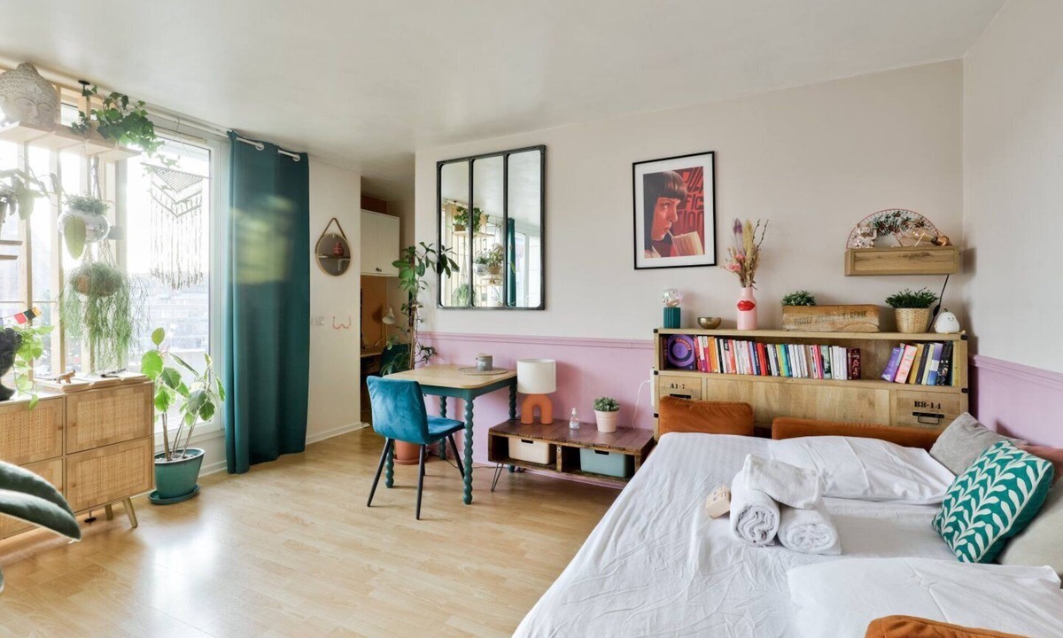 Rueil-Malmaison Apartment | Studio with terrace & parking just outside Paris