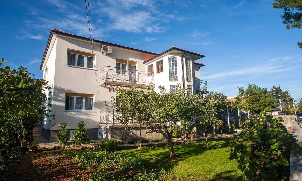 Krk Apartment | Studio with terrace and air conditioning