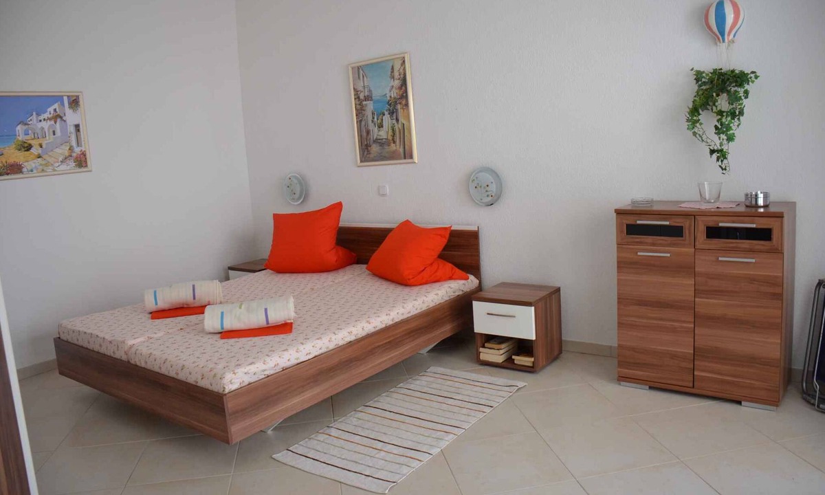 Senj Apartment | Studio with terrace and barbecue facilities