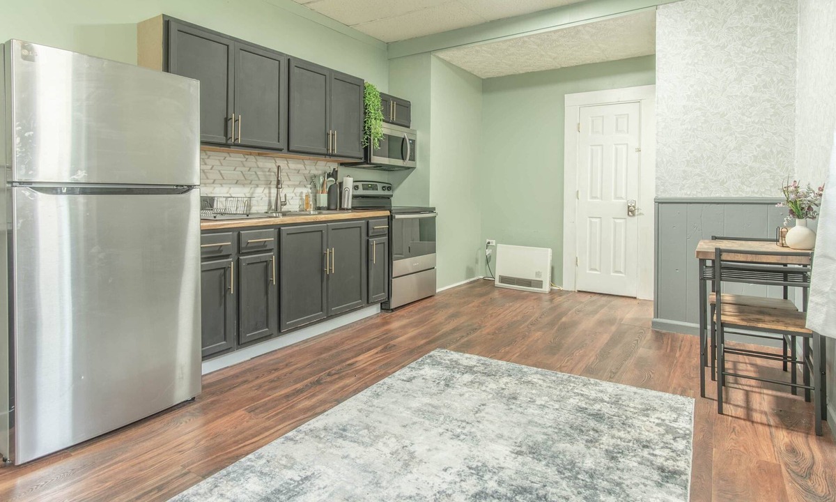 Adams House | Studio with Theater