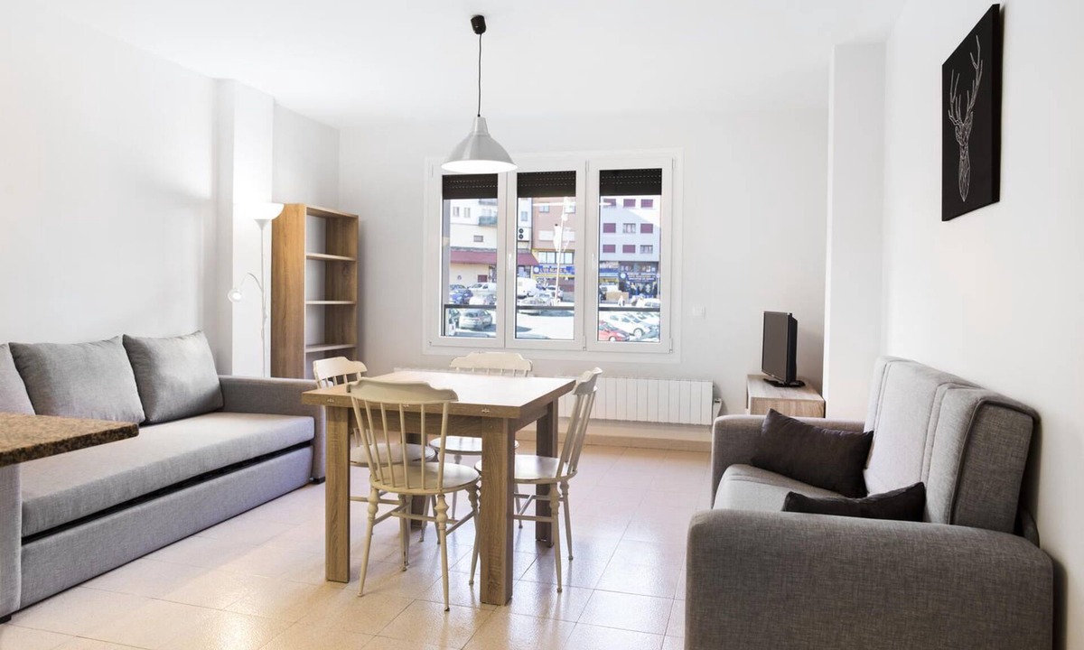 Pas de la Casa Apartment | Studio with Views. 300 mtrs from slopes. PAS DE LA CASA. 23