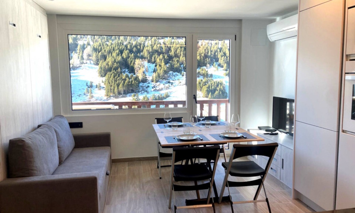Bordes d'Envalira Apartment | Studio with views, surrounded by nature