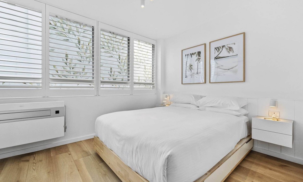 Bondi Junction Apartment | Studio3: Chic Bondi Abode with Pool & A/C
