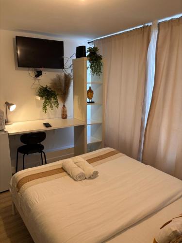 Rouen City Centre Bed & Breakfast | Studios Louis RICARD