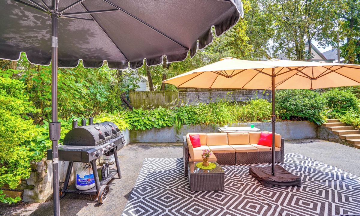 Stockade Historic District Apartment | Studious Escape Near Nott Memorial, Belmont Stakes