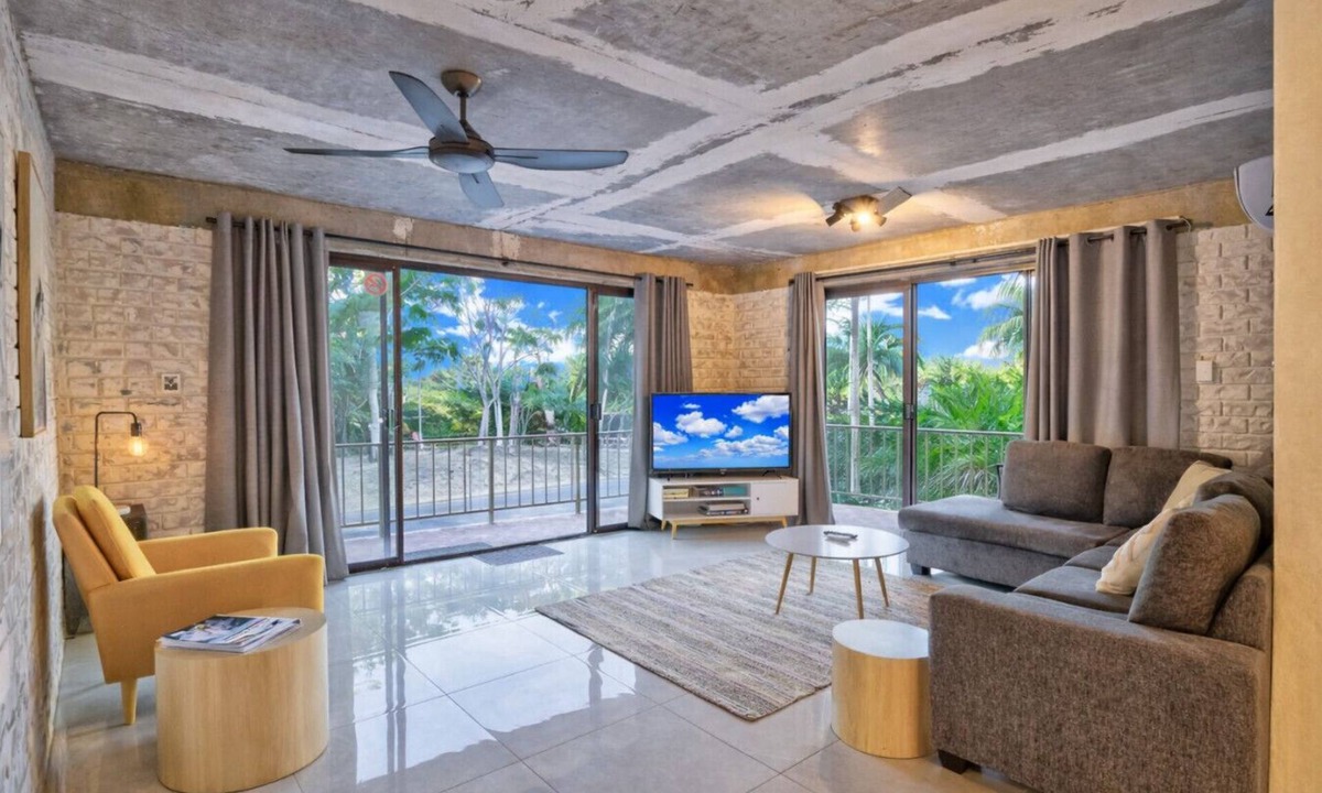 Torquay Apartment | Stunner 2 min walk to beach & cafes