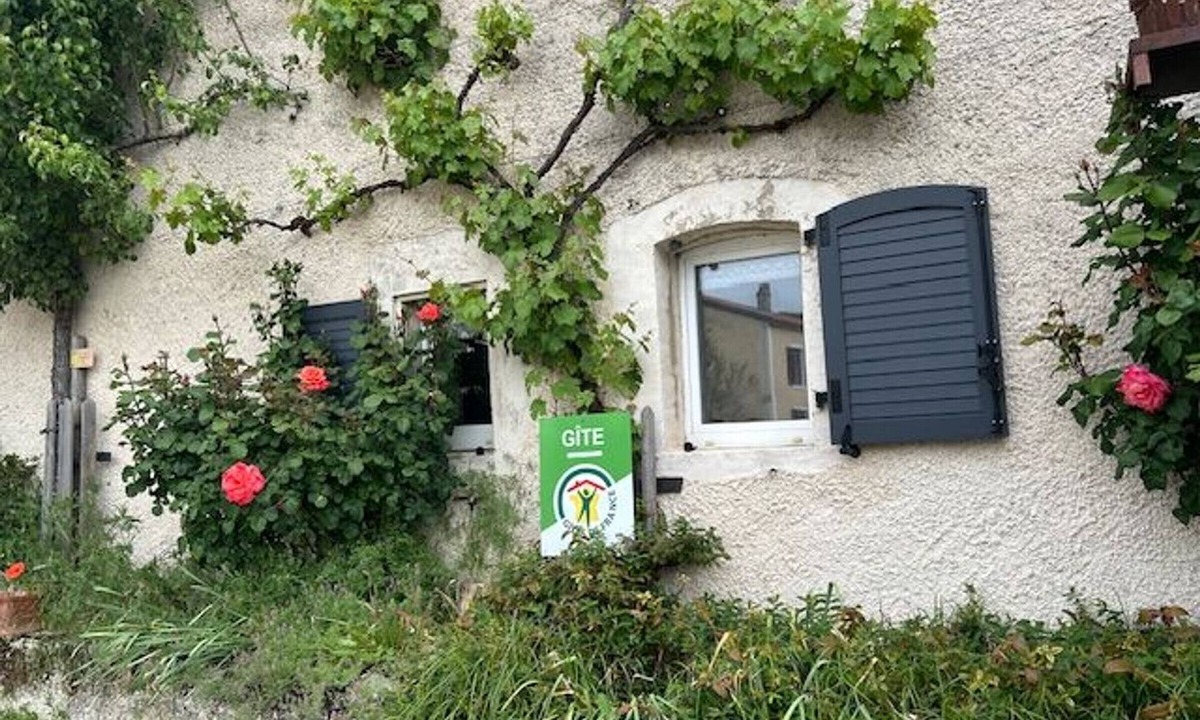 Buxieres-sous-les-Cotes Cottage | Stunning 19th-Century Farmhouse with Electric Car Charger, Near Madine Lake and Lorraine Park