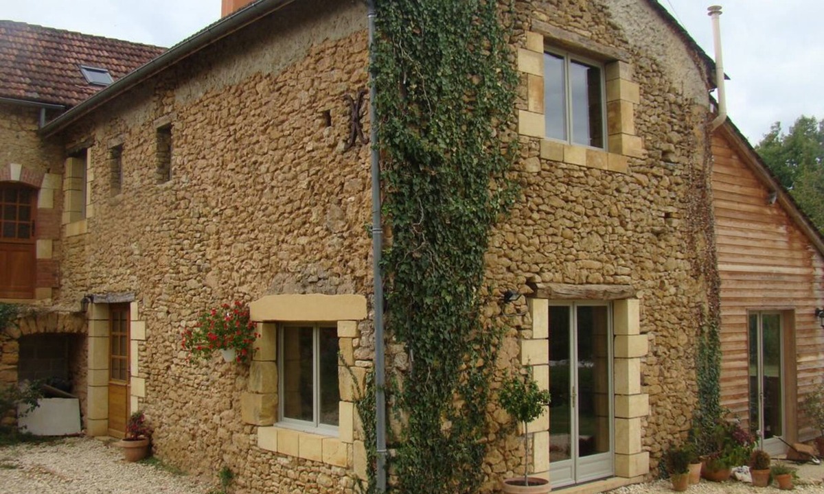 Monplaisant House | Stunning 17th Century home