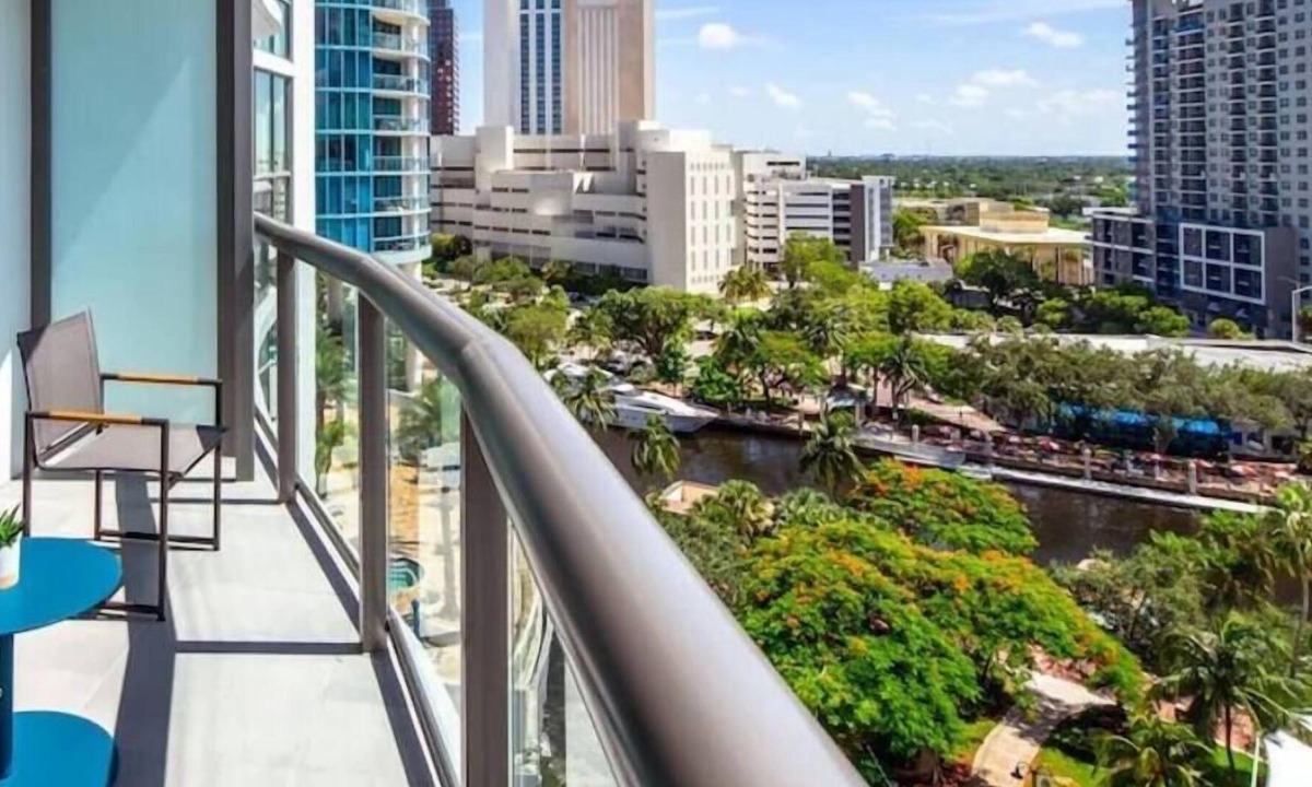 Beverly Heights Apartment | Stunning 2 bd Apartment Las Olas Panoramic View
