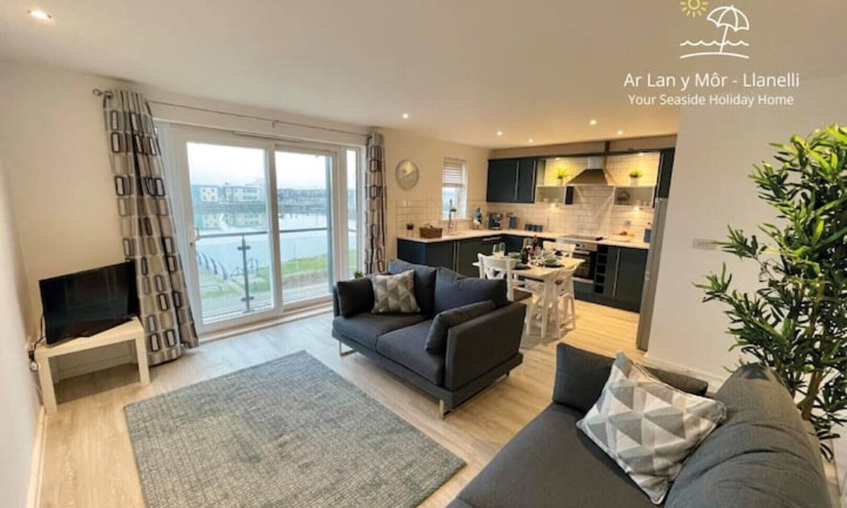 Llanelli Apartment | Stunning 2 bed coastal apartment