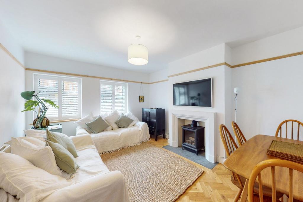 Kew Apartment | Stunning 2 bed flat in Richmond