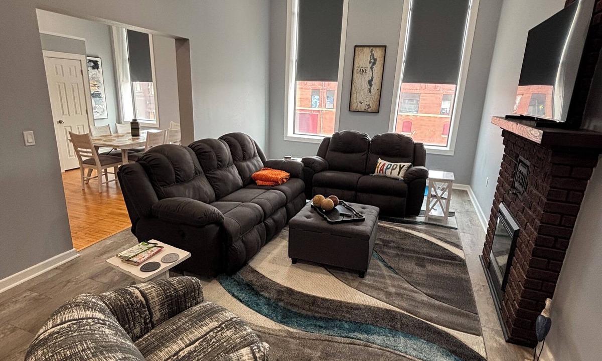 Emmetsburg Villa | Stunning 2-Bedroom Loft with Modern Charm