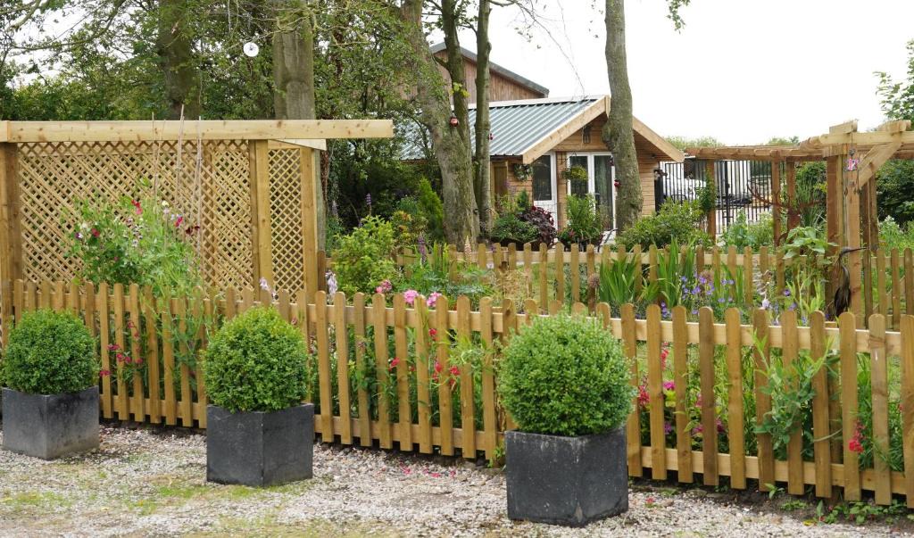 Whitestake House | Stunning 2-bedroom Log Cabin