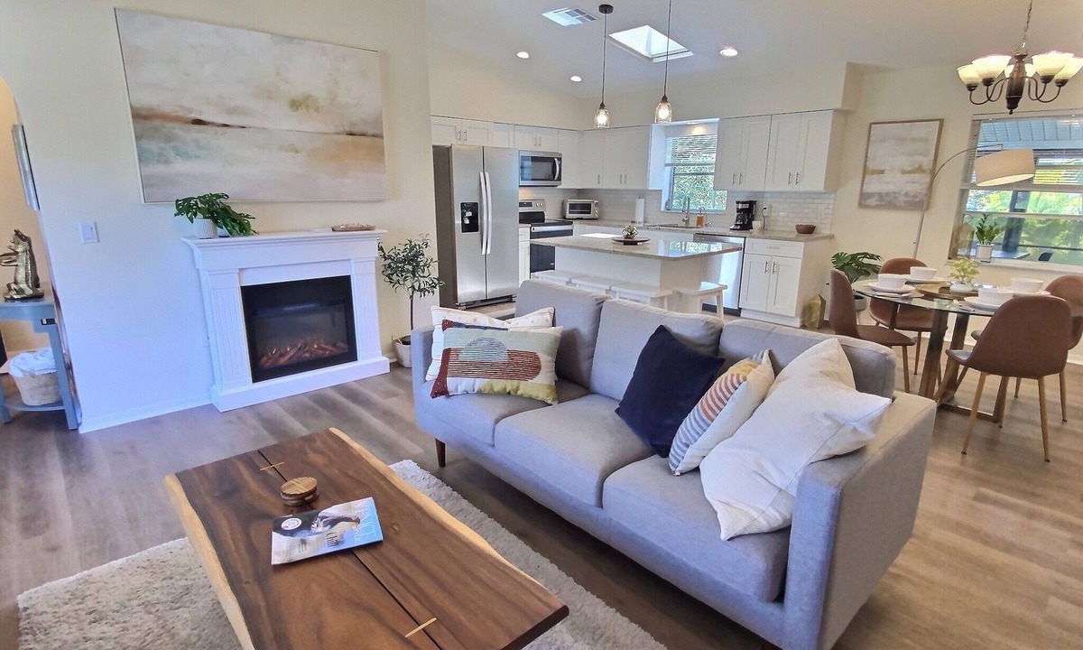 Venice Gardens House | Stunning 2Br/2Ba Pool Home Near Beaches