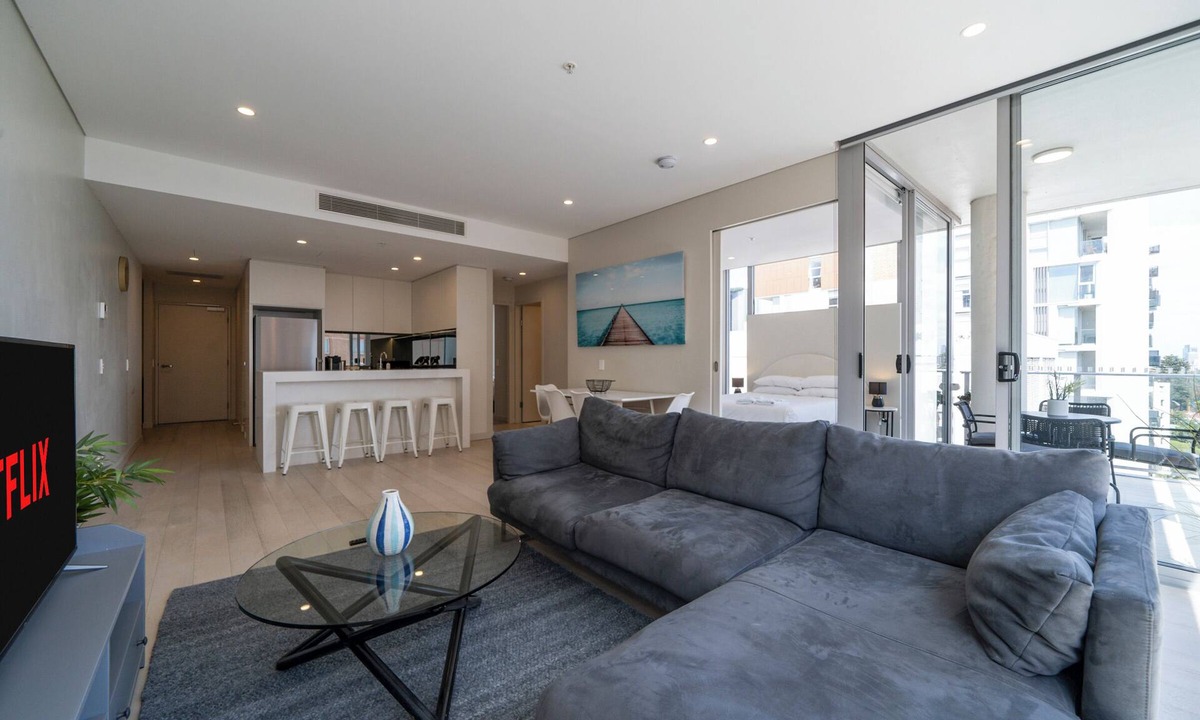 Bondi Junction Apartment | Stunning 2BR w/Harbour Views in Bondi Junction