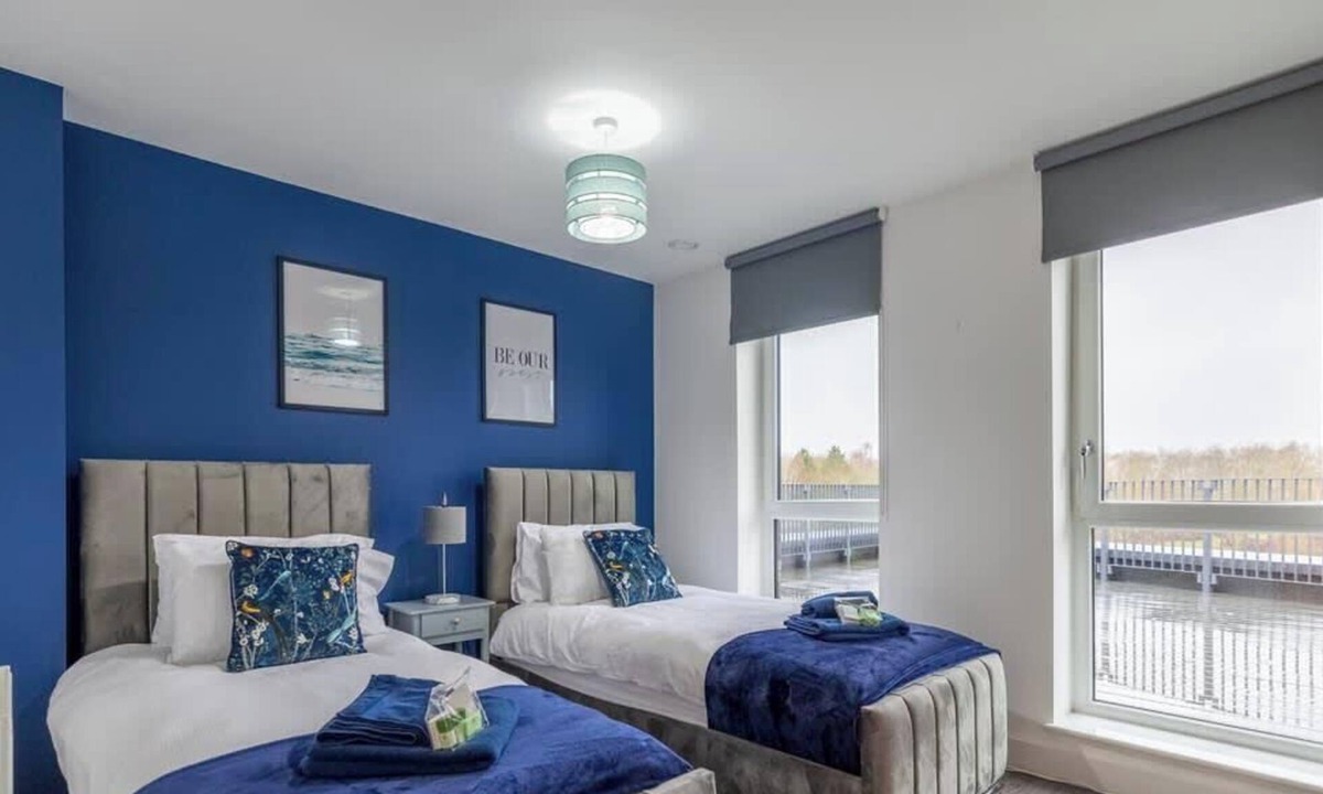 Milton Keynes Apartment | Stunning 3 bed penthouse Central MK, Free parking