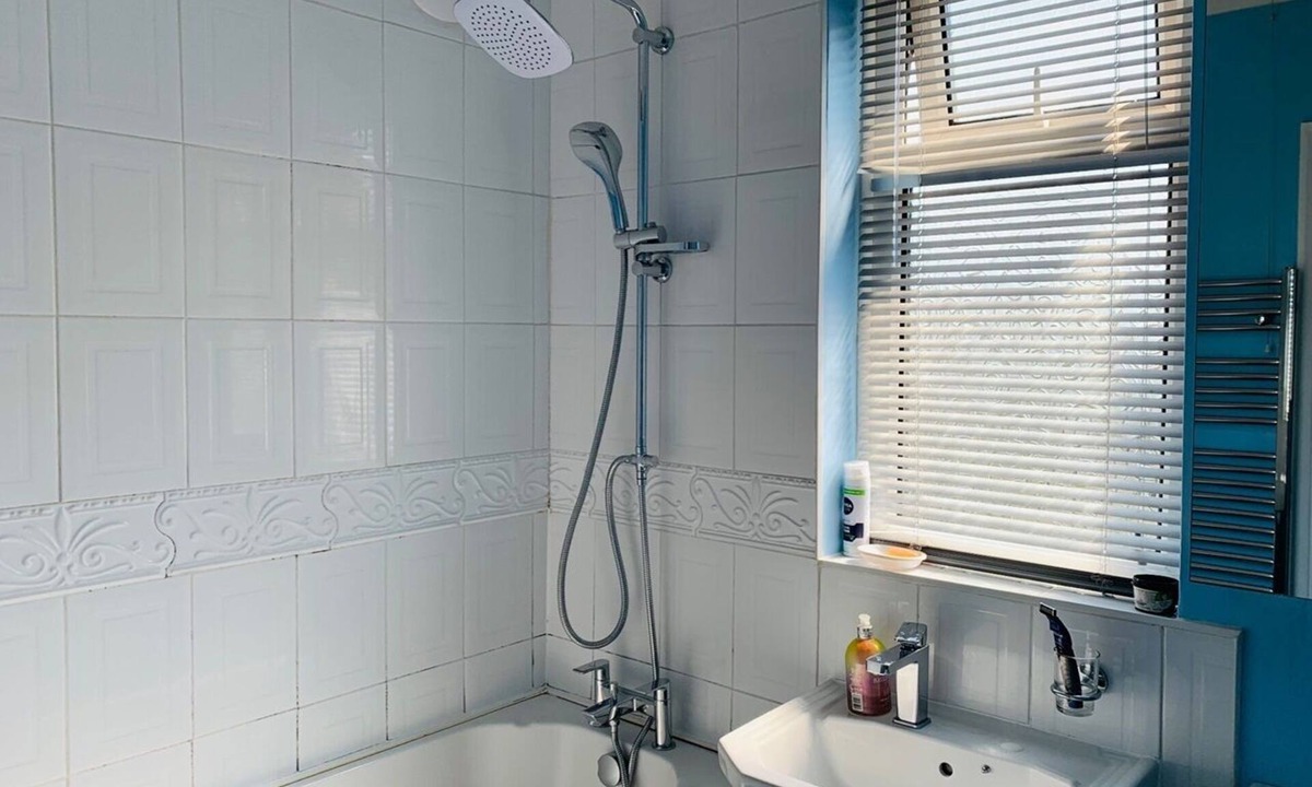 Falconwood and Welling House | Stunning 3 bedroom semi detached.