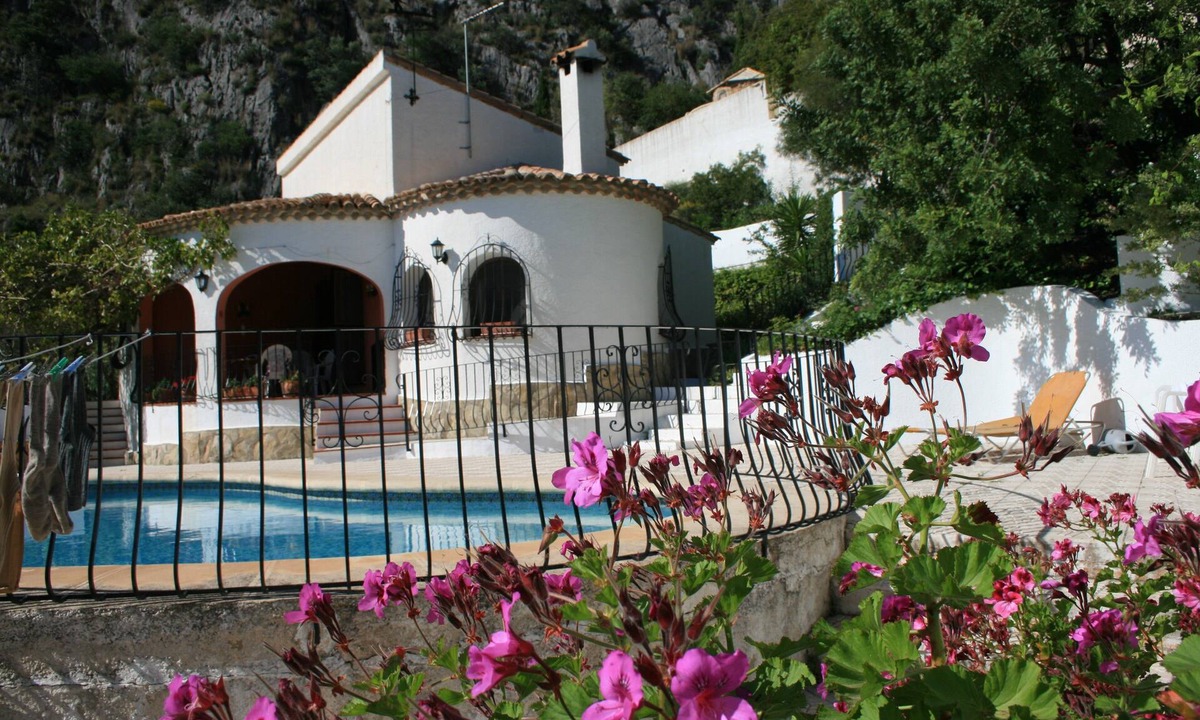 Alcalali Villa | Stunning 3 bedroom villa in the renowned Jalon Valley