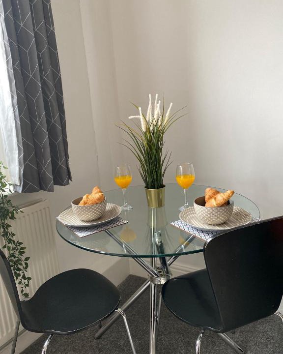 Derby House | Stunning 4-Bed House in Derby