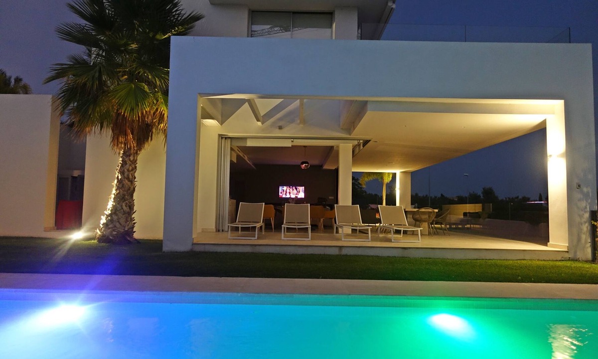 Marbella Villa | Stunning 4 bed Marbella villa, private (heated) pool, Air Con, WIFI nr beach