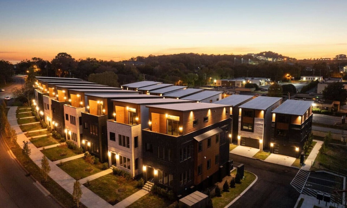 Madison House | Stunning 4 Bedroom/4.5 Bath Home w/Rooftop Deck!