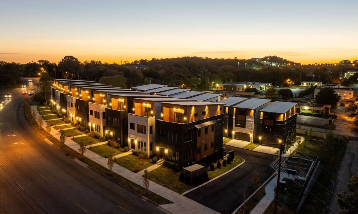 Madison House | Stunning 4 Bedroom/4.5 Bath Home w/Rooftop Deck!