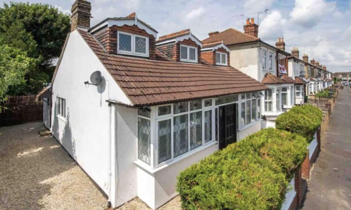 Mawneys House | Stunning 4 bedroom detached home