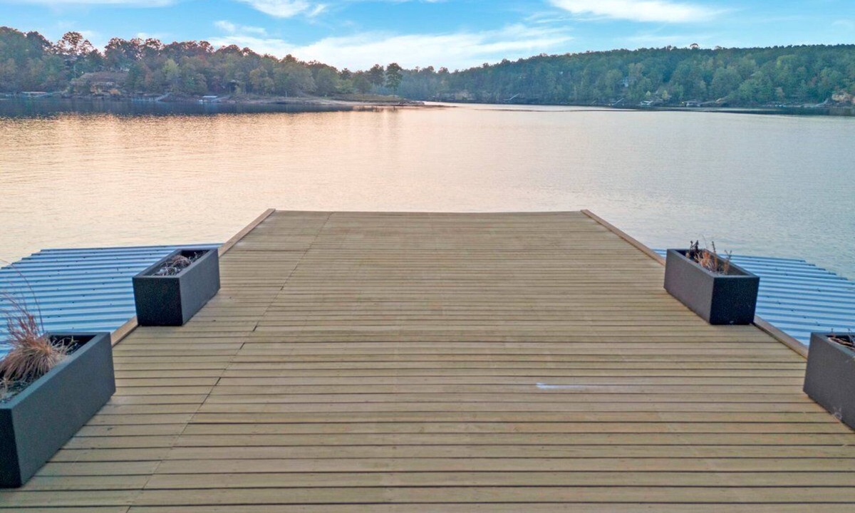 Arley House | Stunning 4+ bedroom home, sunset views - Smith Lake